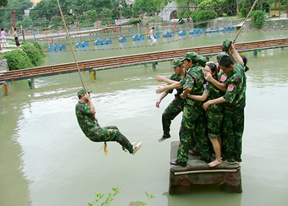 青岛军训拓展训练